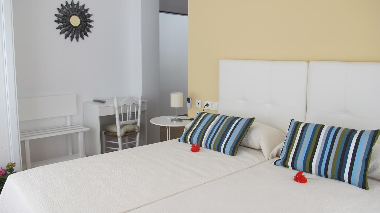 Hostal Onteniente Ла-Мамола Экстерьер фото