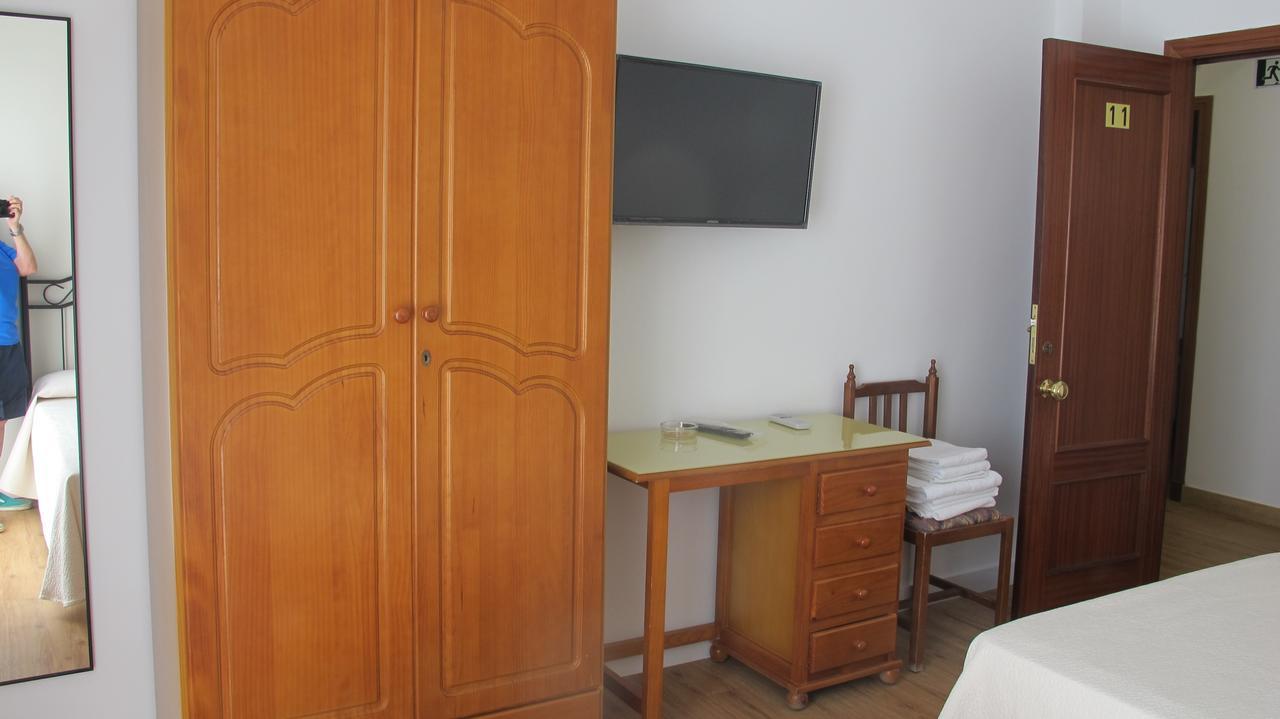 Hostal Onteniente Ла-Мамола Экстерьер фото