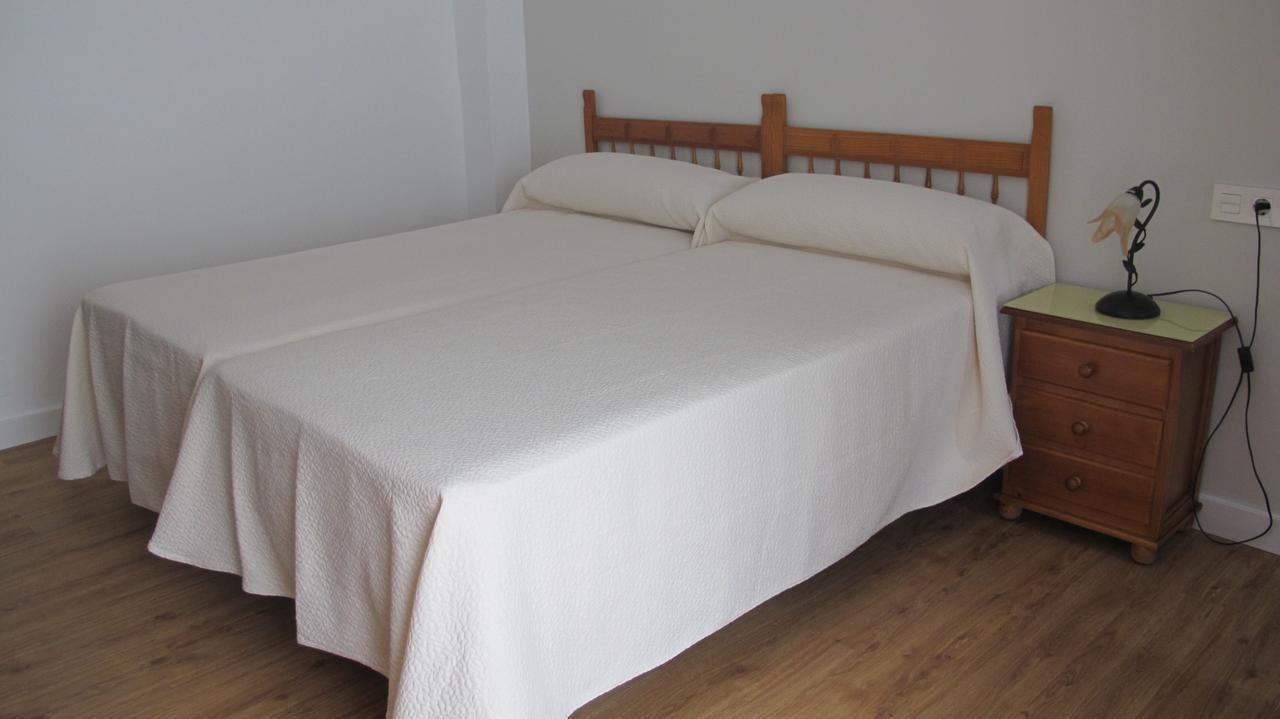 Hostal Onteniente Ла-Мамола Экстерьер фото